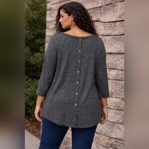 NWTs, Women's Gray Top Sz 1X.